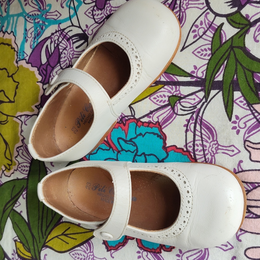 Pili Carrera Leather Mary Jane Dress Shoes - Picture 12 of 12